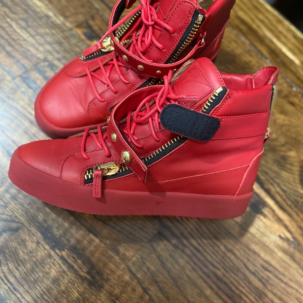 43 Men’s red Giuseppe sneakers great condition